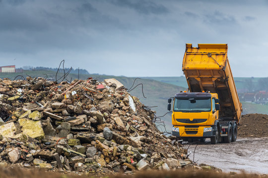 Construction waste removal companies and services