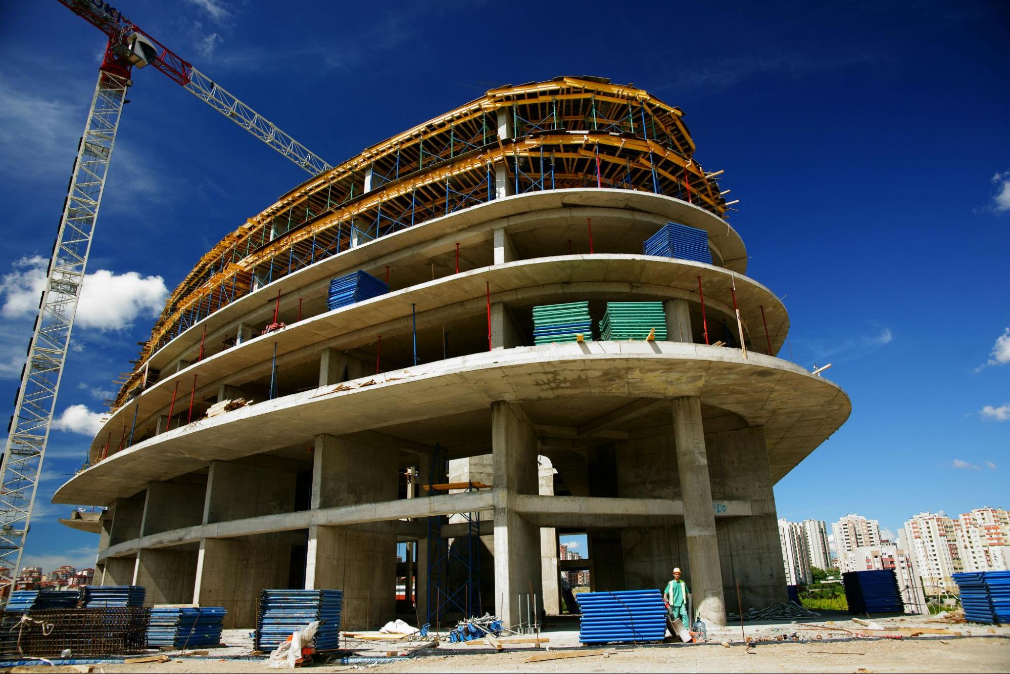 Industry Trends in Dubai's Heavy Equipment Market